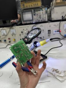 Ενσωμάτωση υλικών στην πλακέτα PCB